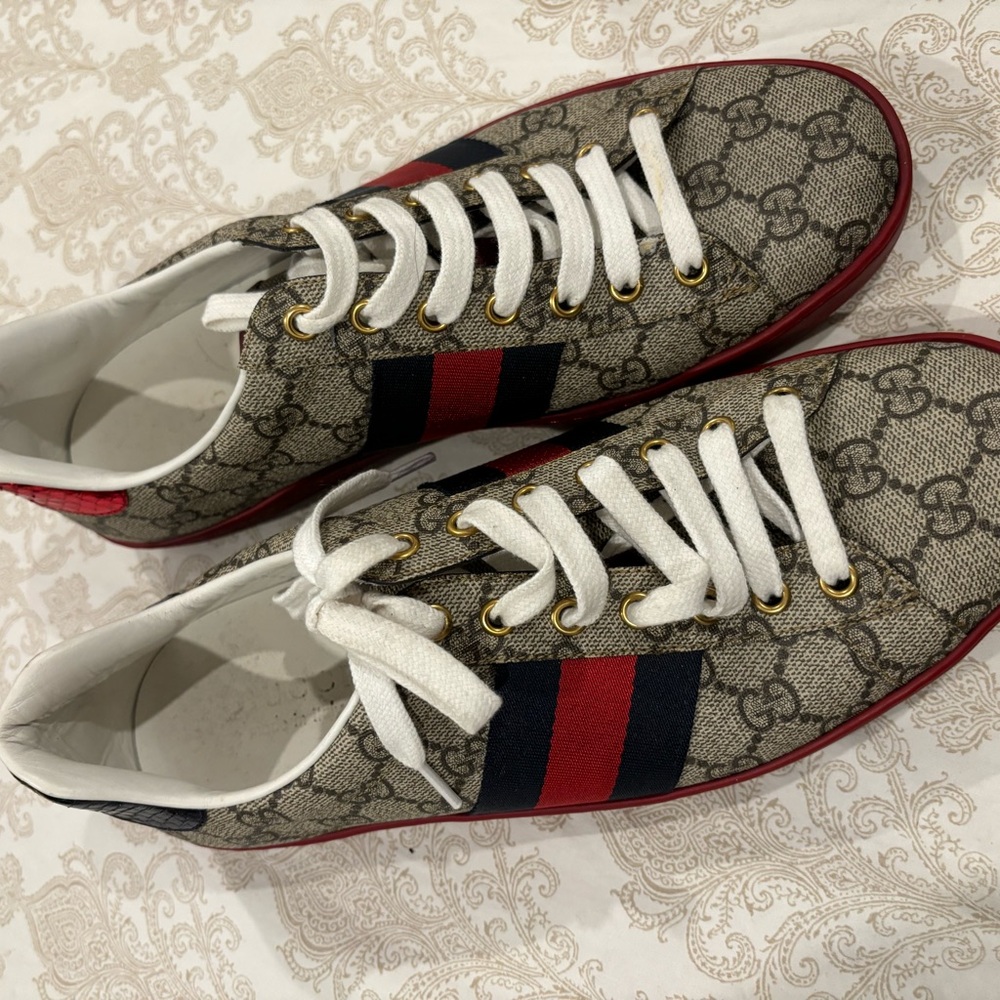 Men’s Gucci sneaker